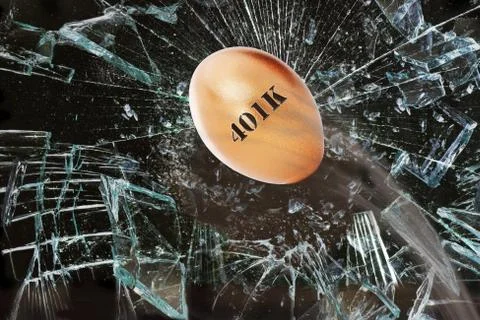 Broken 401K Nest Egg. Illustrazione stock