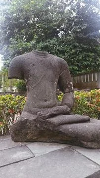 Broken buddha statue Stock Photos