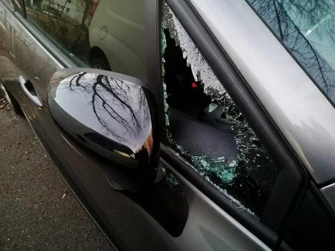 A broken car triangular window 库存照片