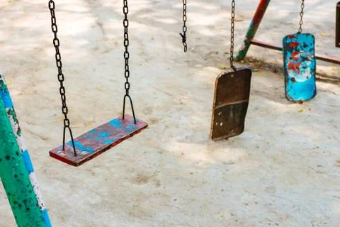 Broken chain swing. Foto stock