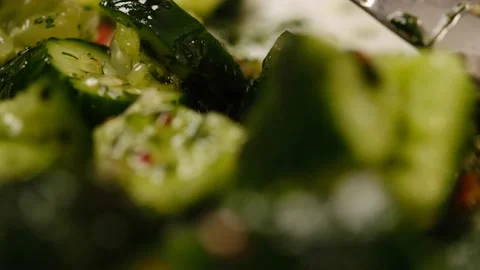 Broken cucumbers 03 | 120 fps  库存影片 159064910