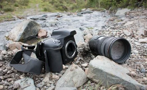 Broken dslr camera Fotos Stock