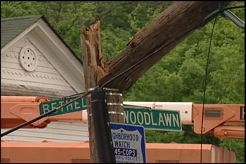 Broken electrical pole 動画素材 7814166