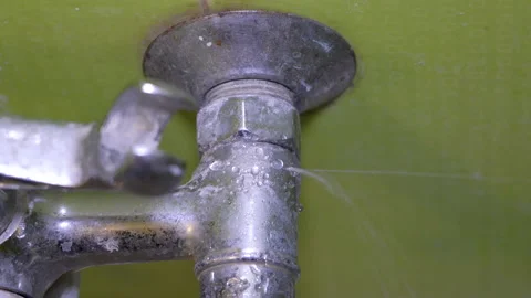 Broken faucet Stock Footage 165405981