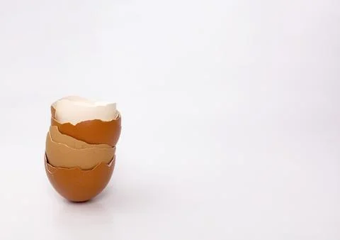 Broken or cracked egg shell isolated on white background. Foto stock