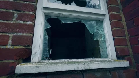 Broken Pane of Wire-Reinforced Window Glass in Vandalised Derelict Building Видео 252504077