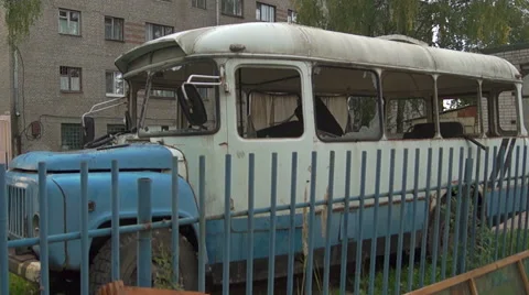 Broken school bus (2) Video stock 42127555