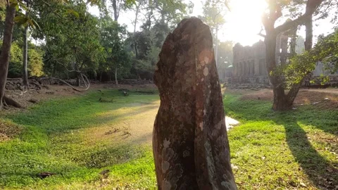 Broken Statue And TempleIn The Jungle 4k Vídeos de archivo 146263370