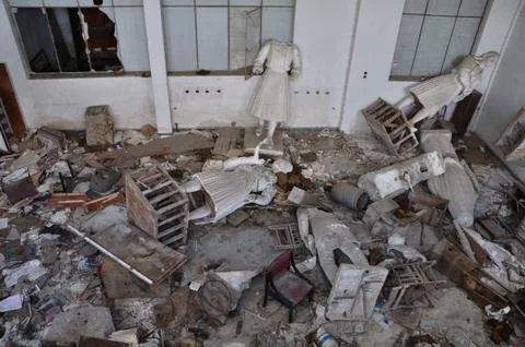 Broken statues ruins Stock-Fotos