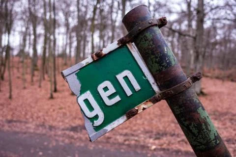 Broken street sign 库存照片