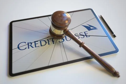 Broken tablet computer screen with logo of CREDIT SUISSE and judge's gavel Stock-Illustration