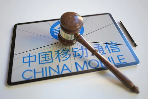 Broken tablet computer screen with logo of CHINA MOBILE and judge's gavel Stock-Illustration