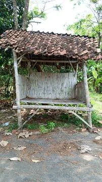 Broken Tilted Hut Stock-Fotos