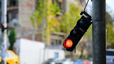 Broken traffic lights pole changing colors 스톡 동영상 69166640