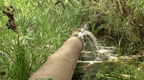 Broken water pipe 스톡 동영상 28757174