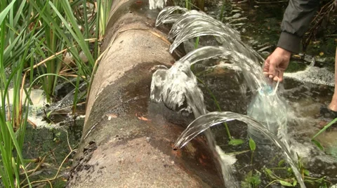 Broken water pipe 스톡 동영상 28769754