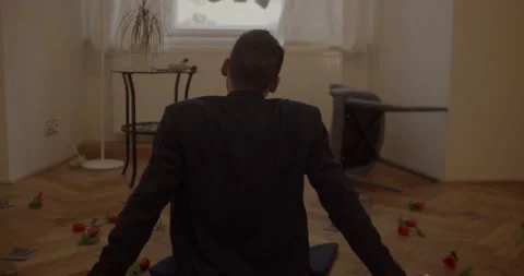 Brokenhearted and rejected man on a date. Marriage proposal rejection. Stock Footage 139499296