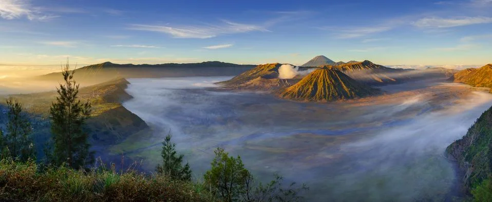 Bromo volcano at sunrise, East Java, Indonesia Foto stock