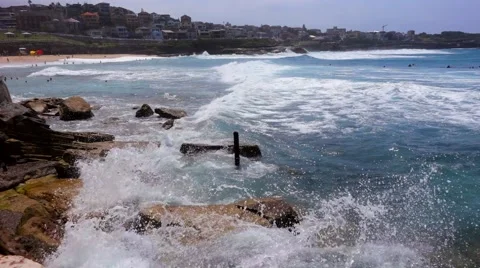 Bronte Beach, Sydney Waves Stockbeeldmateriaal 47786057