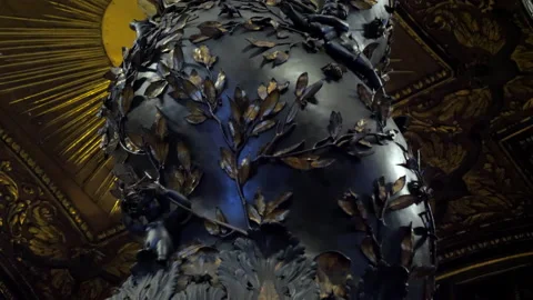 Bronze column of a canopy of Bernini with the emblem of Pope Urban VIII. Stock Footage 142714884