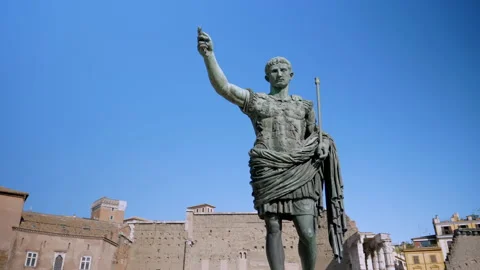 Bronze statue of Emperor Giulio Cesare along Via dei Fori Imperiali. Stock Footage 151663174