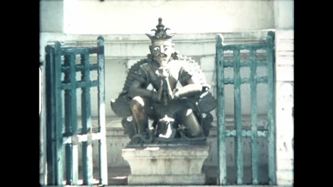 Bronze Statue at Historical Site Video stock 277976285