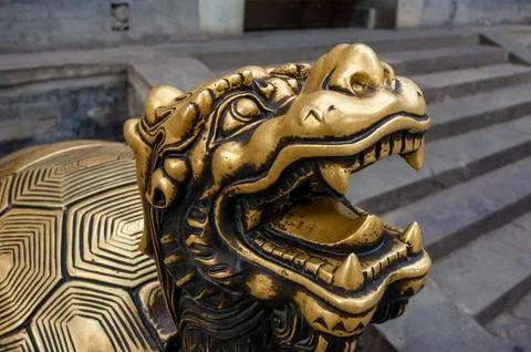Bronze turtle head at Beihai park Foto stock