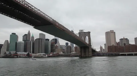 Brooklyn bridge and manhattan Stock Footage 32364829