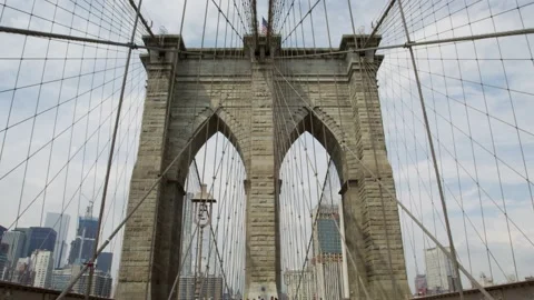 Brooklyn Bridge Stock Footage 136687181