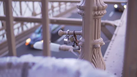 Brooklyn Bridge lock over traffic Stock Footage 106055350