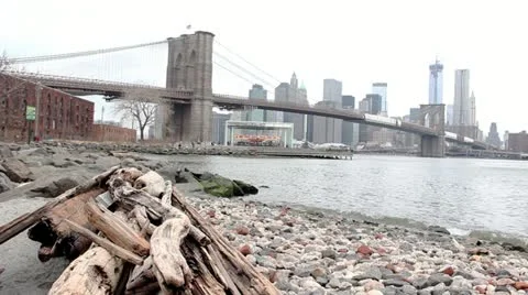 Brooklyn Bridge with Manhattan in background Stock-Footage 22416353