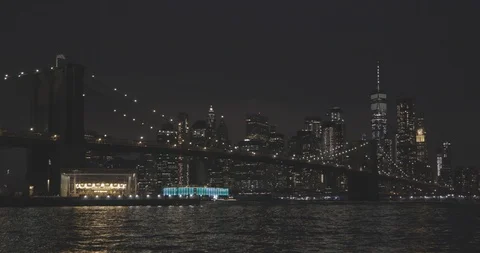 Brooklyn Bridge at night - 4k C-Log Stock-Footage 113355535