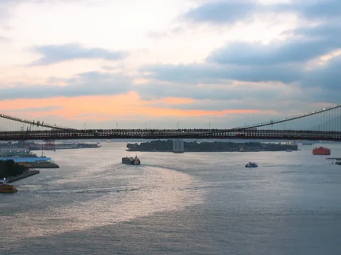 Brooklyn Bridge over the Hudson during sunset Video stock 81704844