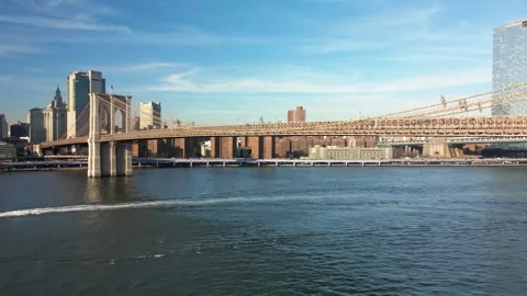 Brooklyn Bridge pan shot Stock Footage 286053255