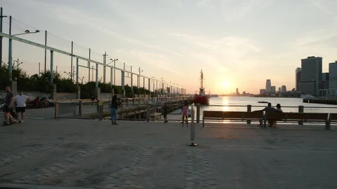 Brooklyn Bridge Park, driving in Stock Footage 108748939
