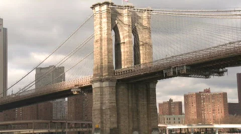 Brooklyn Bridge passing 動画素材 547687