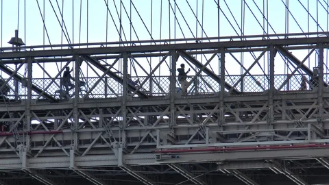 Brooklyn Bridge Pedestrians Stock-Footage 119828306