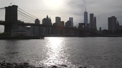 Brooklyn Bridge at Sunset in slow motion Stock-Footage 57976575