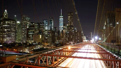 Brooklyn Bridge Time-Lapse with World Trade Center One - Freedom Tower Stockbeeldmateriaal 83625588