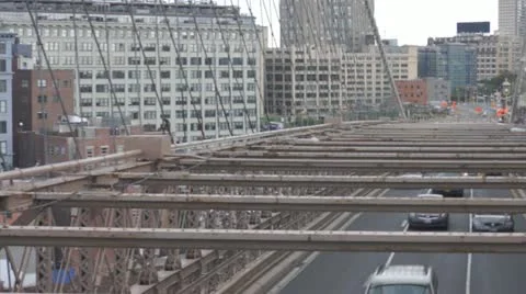 Brooklyn Bridge traffic 스톡 동영상 12403050
