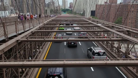 Brooklyn Bridge Traffic Passing Below 스톡 동영상 79330369