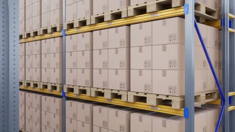 Brown cardboard boxes on pallets on metal shelves in stock. 動画素材 105164565
