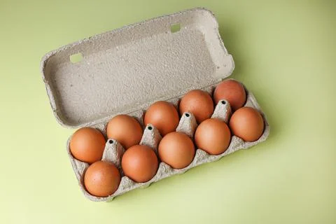 Brown eggs in eco packaging made from recycled materials Fotos de archivo
