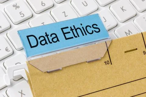 A brown file folder labeled with Data Ethics Foto stock