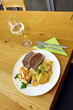 Brown potatoes and beef Foto stock