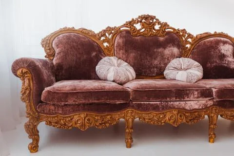 Brown sofa in white interior Foto stock