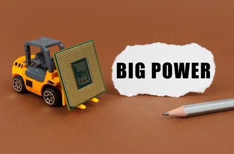 On a brown surface, a forklift is transporting a processor, next to it is pap Stock-Fotos