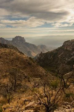 Brown Valleys Zig Zag into Canyons Below Casa Grande Peak 스톡 사진