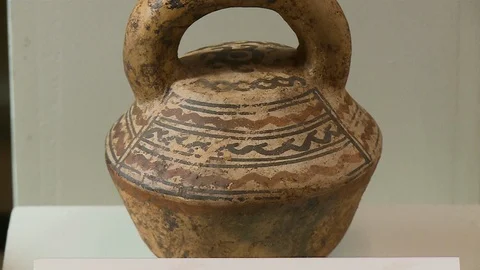 A brown vase in display Stock Footage 110185948
