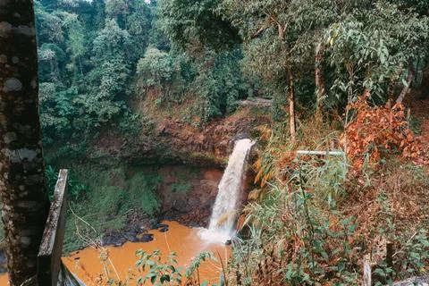 Brown water waterfall, Pakse loop, Laos Foto stock